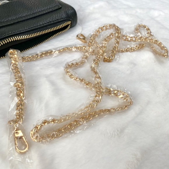 NWT Francesca’s Collection Black Slim Crossbody Bag or Clutch with Gold Chain - Picture 7 of 14